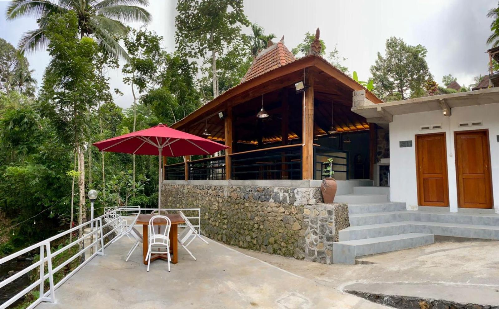 Kampoeng Joglo Ijen Villa Banyuwangi  Exterior photo