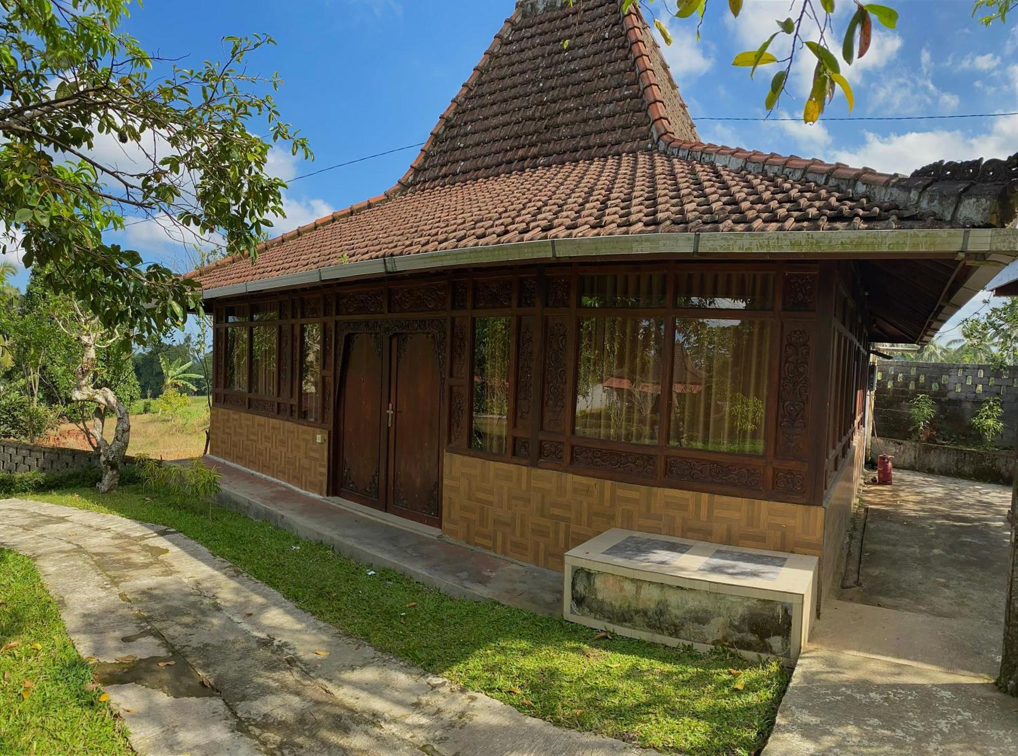 Kampoeng Joglo Ijen Villa Banyuwangi  Exterior photo