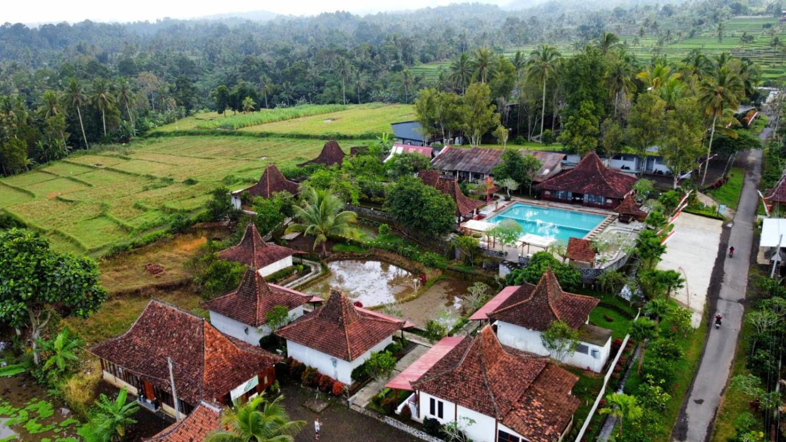 Kampoeng Joglo Ijen Villa Banyuwangi  Exterior photo