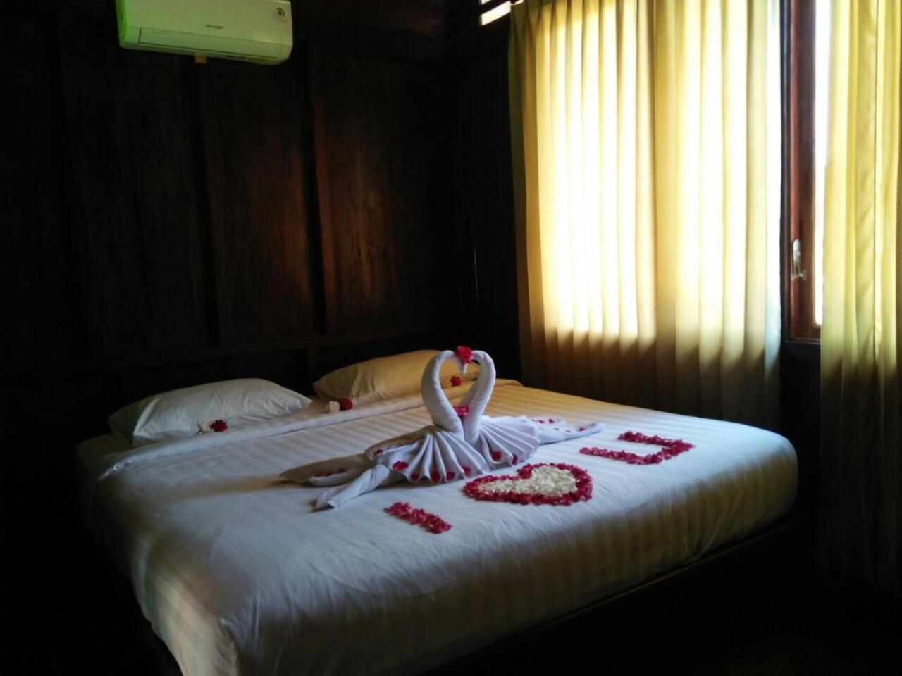 Kampoeng Joglo Ijen Villa Banyuwangi  Exterior photo